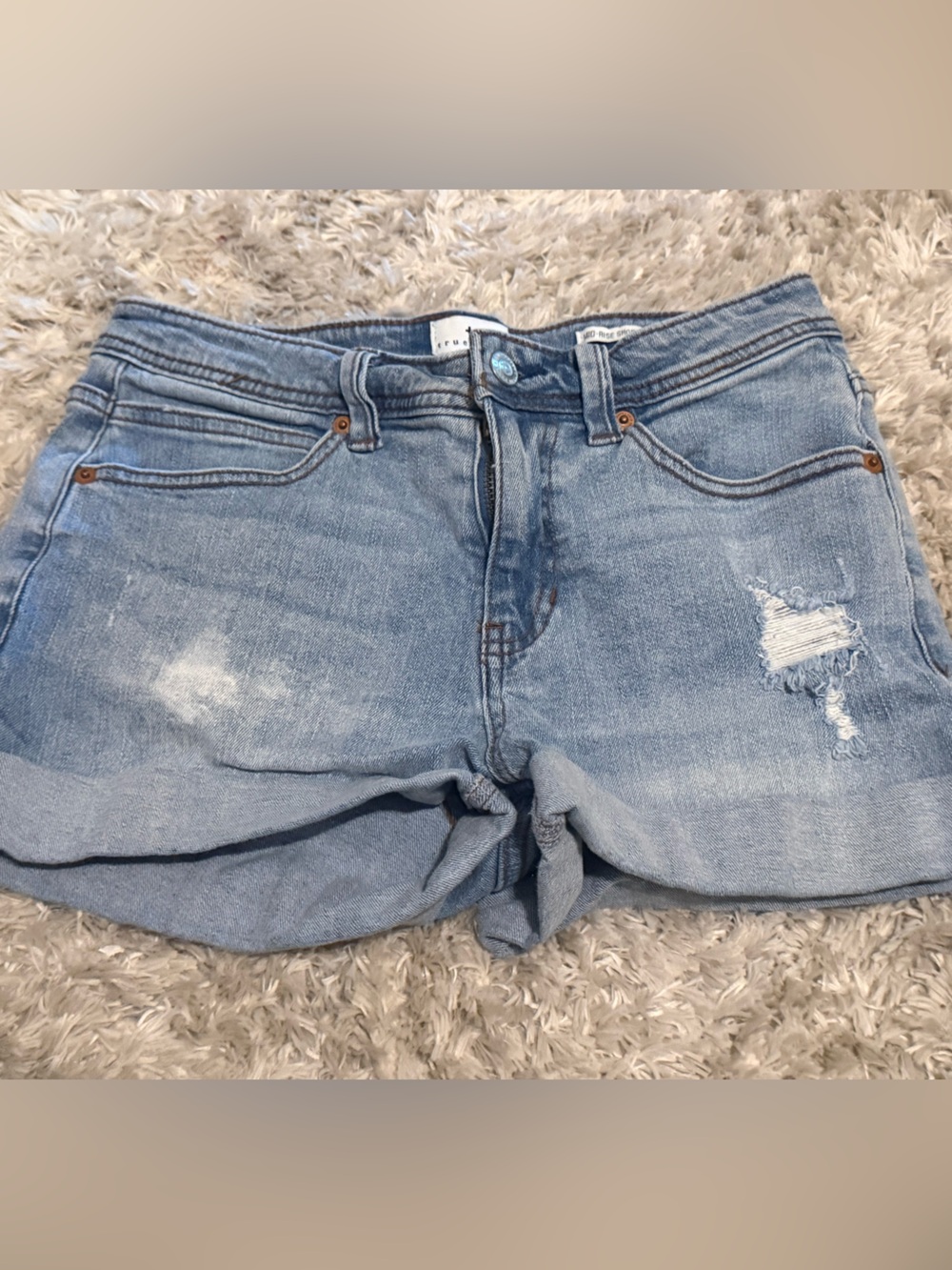 Women's True Craft Mid Rise Shorty Size 2Light Blue Distressed Denim Shorts